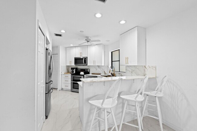 Building Photo - 111 Weybridge Cir