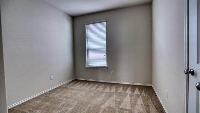 Building Photo - 137 Carlina Lp