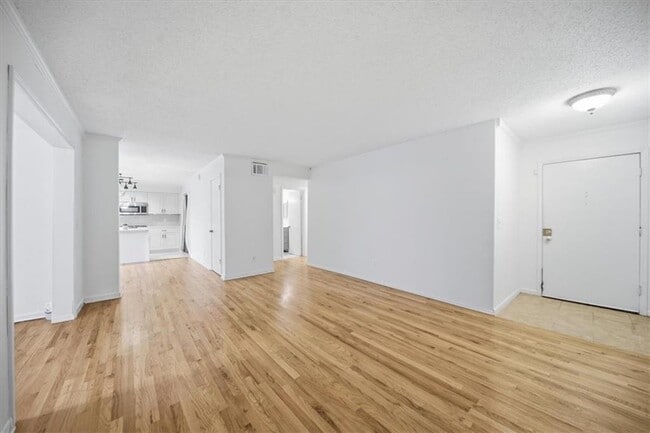 Building Photo - 26 Arpege Way NW