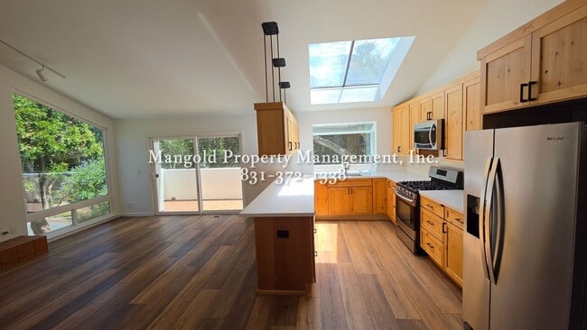 Building Photo - 28 Castanada Pl