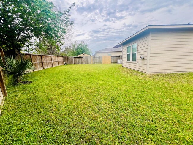 Building Photo - 15042 Silhouette Ridge Dr