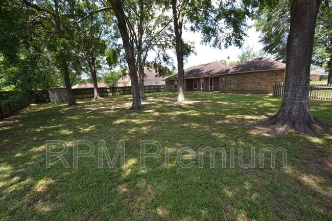 Building Photo - 2214 Alice St