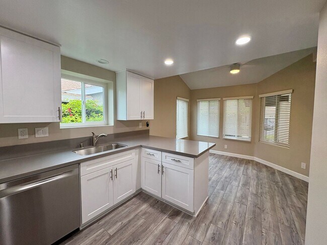 Building Photo - Single Story 3 Bedroom House in Carlsbad