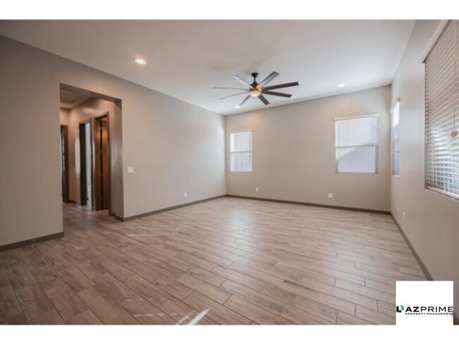 Building Photo - Beautiful 3/2 Gilbert Home!