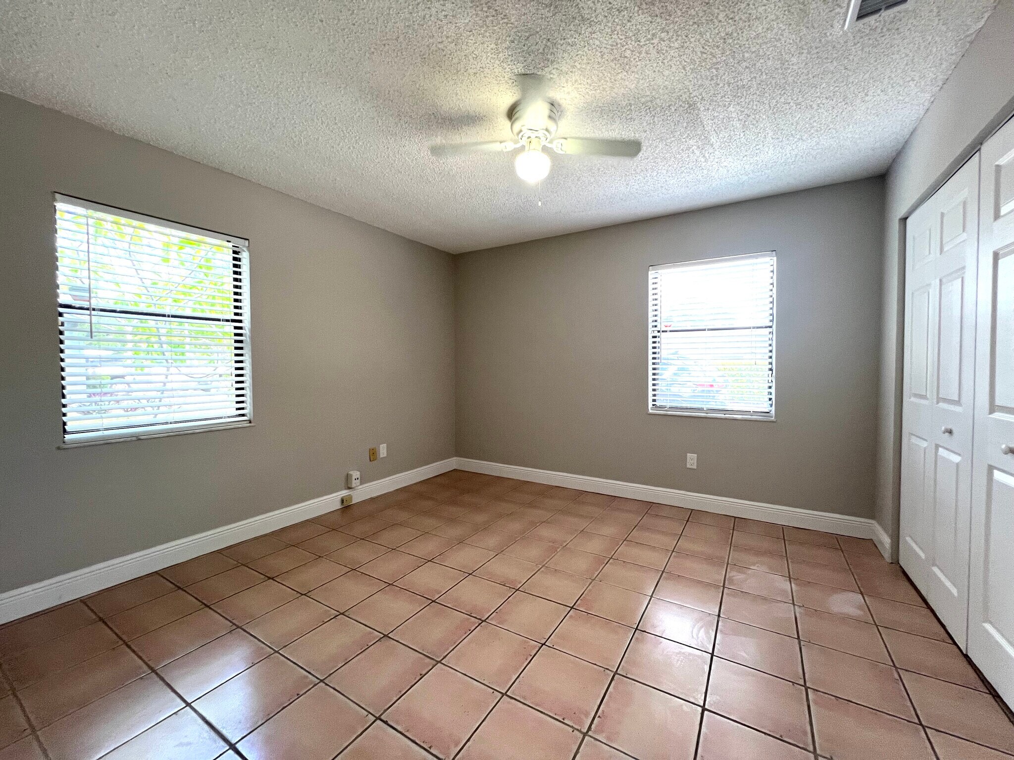 Building Photo - 1077 Goldenrod Rd
