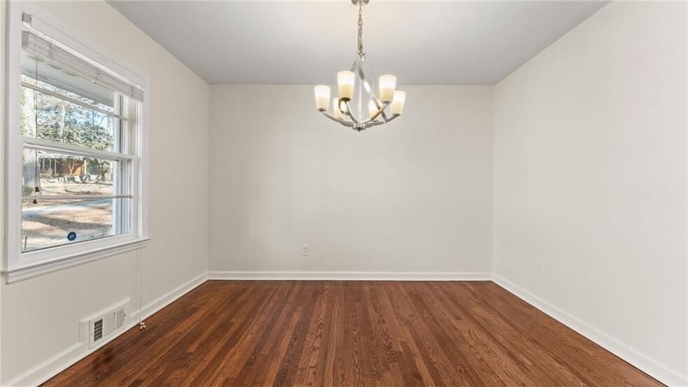 Building Photo - 2038 S Akin Dr