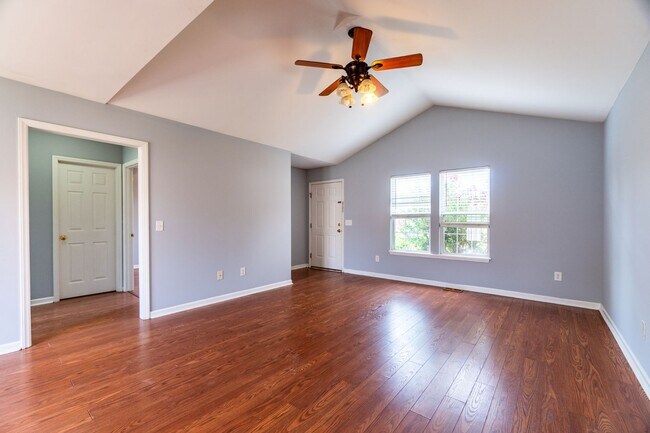 Building Photo - Beautiful one-level 3-Bedroom 2-Bath Ranch...