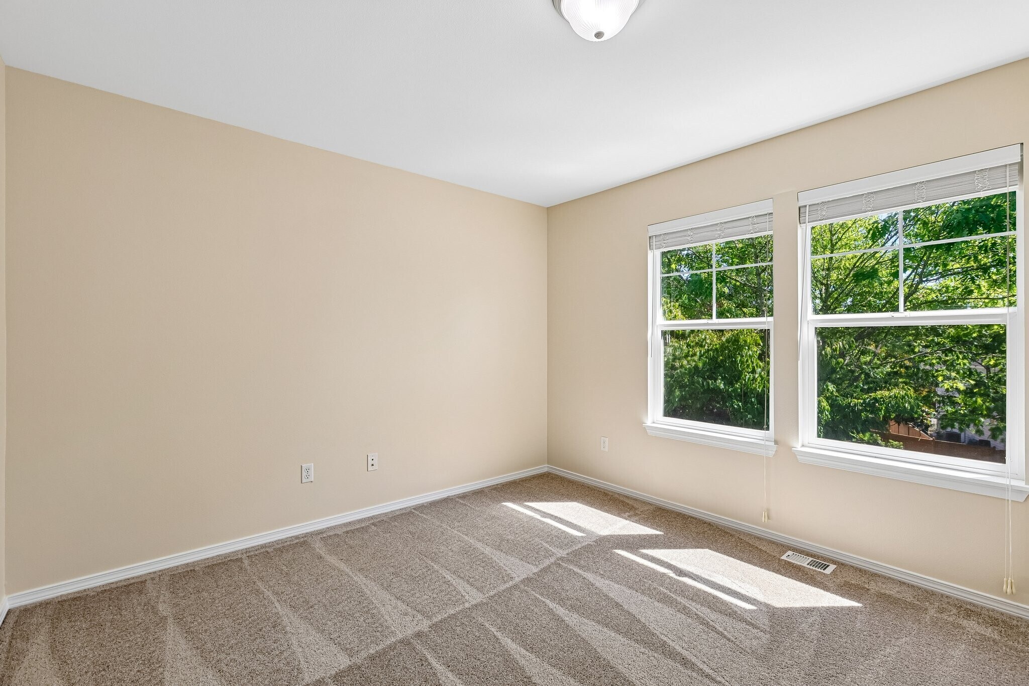 Building Photo - 22754 NE 94th Way