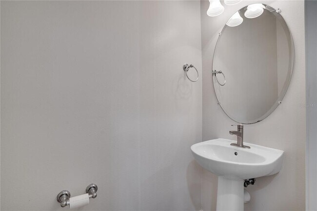 Building Photo - 2219 Snow Flake Pl