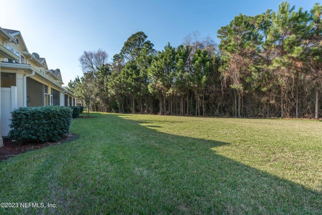 Building Photo - 6867 Roundleaf Dr