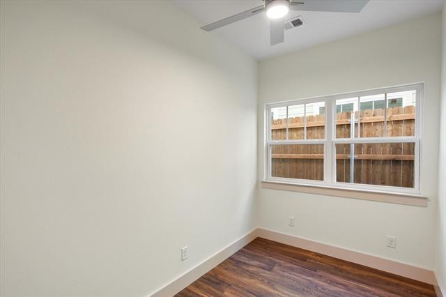 Building Photo - 504 E Kimball St