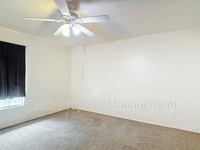 Building Photo - 13918 Raie Ave