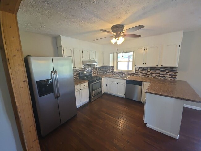 Building Photo - 139 Moore Rd