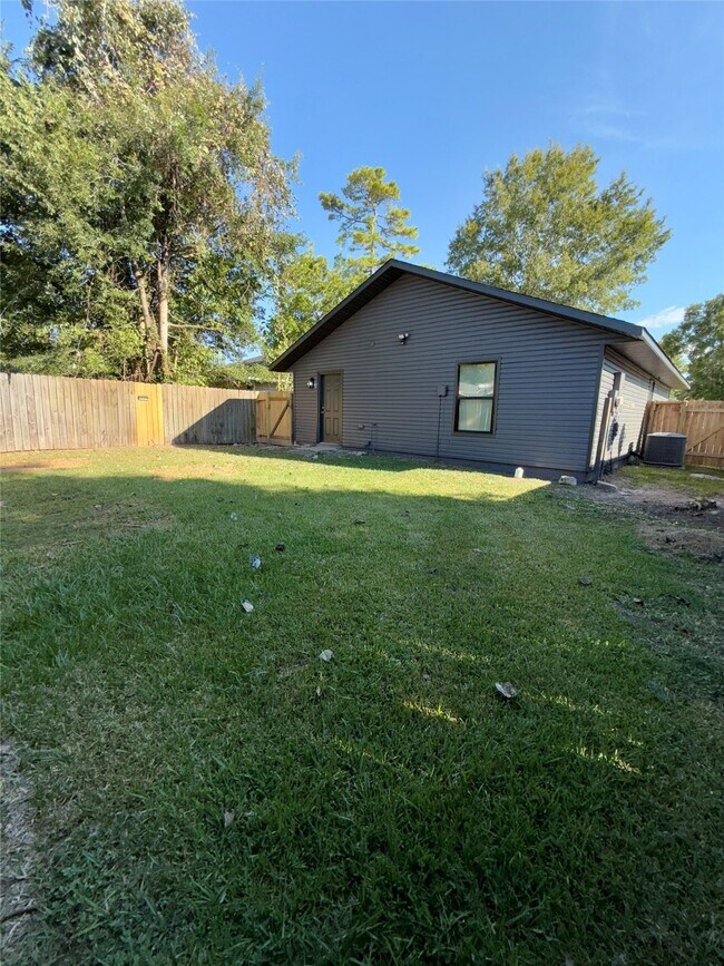 Building Photo - 11915 Greenmesa Dr