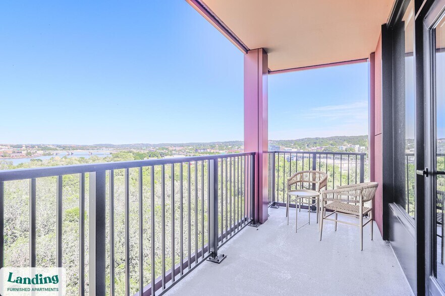 Building Photo - 632 Howard Rd SE