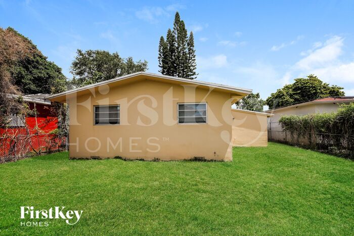 Building Photo - 1326 NW 72nd St