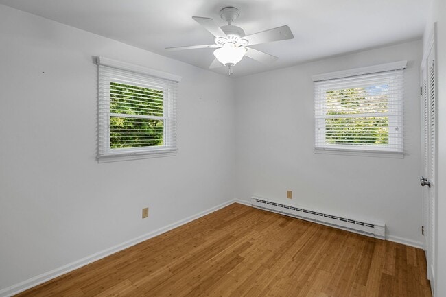 Building Photo - 2-4 Village Park Dr