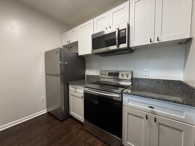 Building Photo - 14226 Fredricksburg Dr