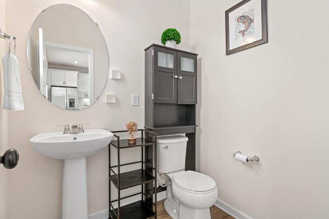 Building Photo - "Spacious 3-Bed Townhouse with 2.5 Baths in Maple Grove – A Perfect Retreat at 2405 Sq Ft!"