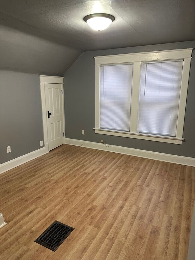 Building Photo - Charming Completely Remodeled Home!