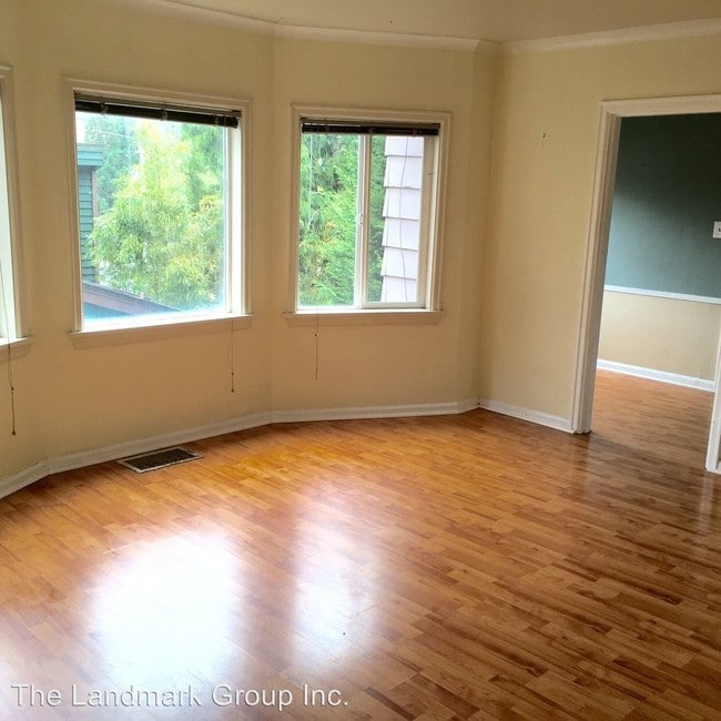 Building Photo - 3216 E Madison St