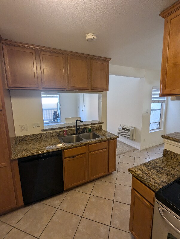 Building Photo - 1345 Cabrillo Park Dr