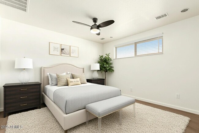 Building Photo - 616 S Bellview