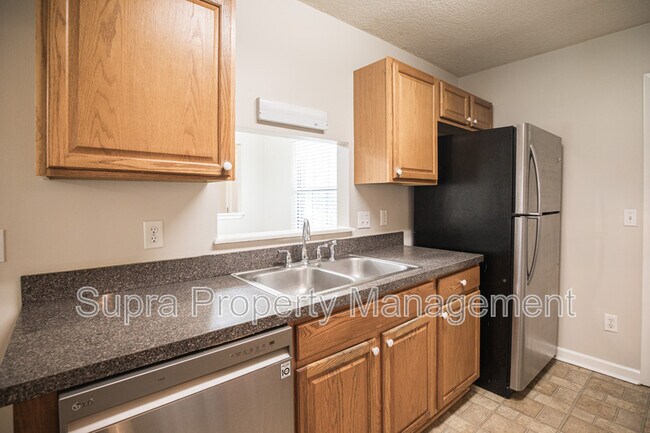 Building Photo - 12449 Long Lake Dr N