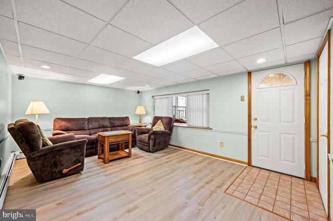 Building Photo - 3595 Oakhill Rd