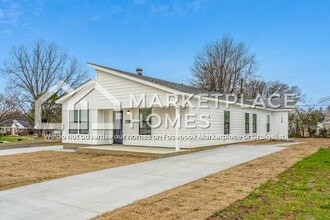 Building Photo - 1369 Chadwick Cir