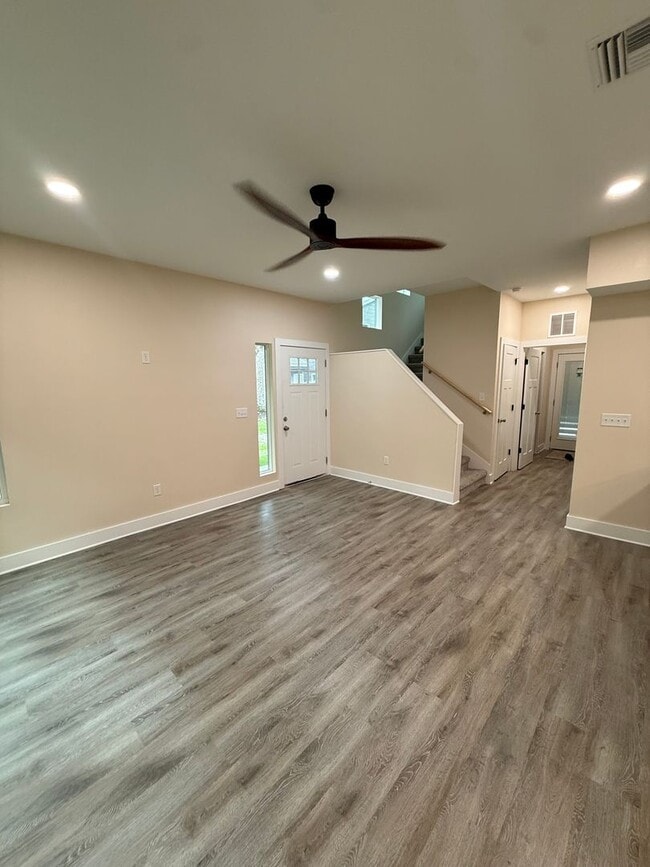 Building Photo - 4405 NW 31st Ave