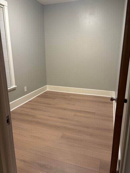 Building Photo - 1429 Quarry Ave NW