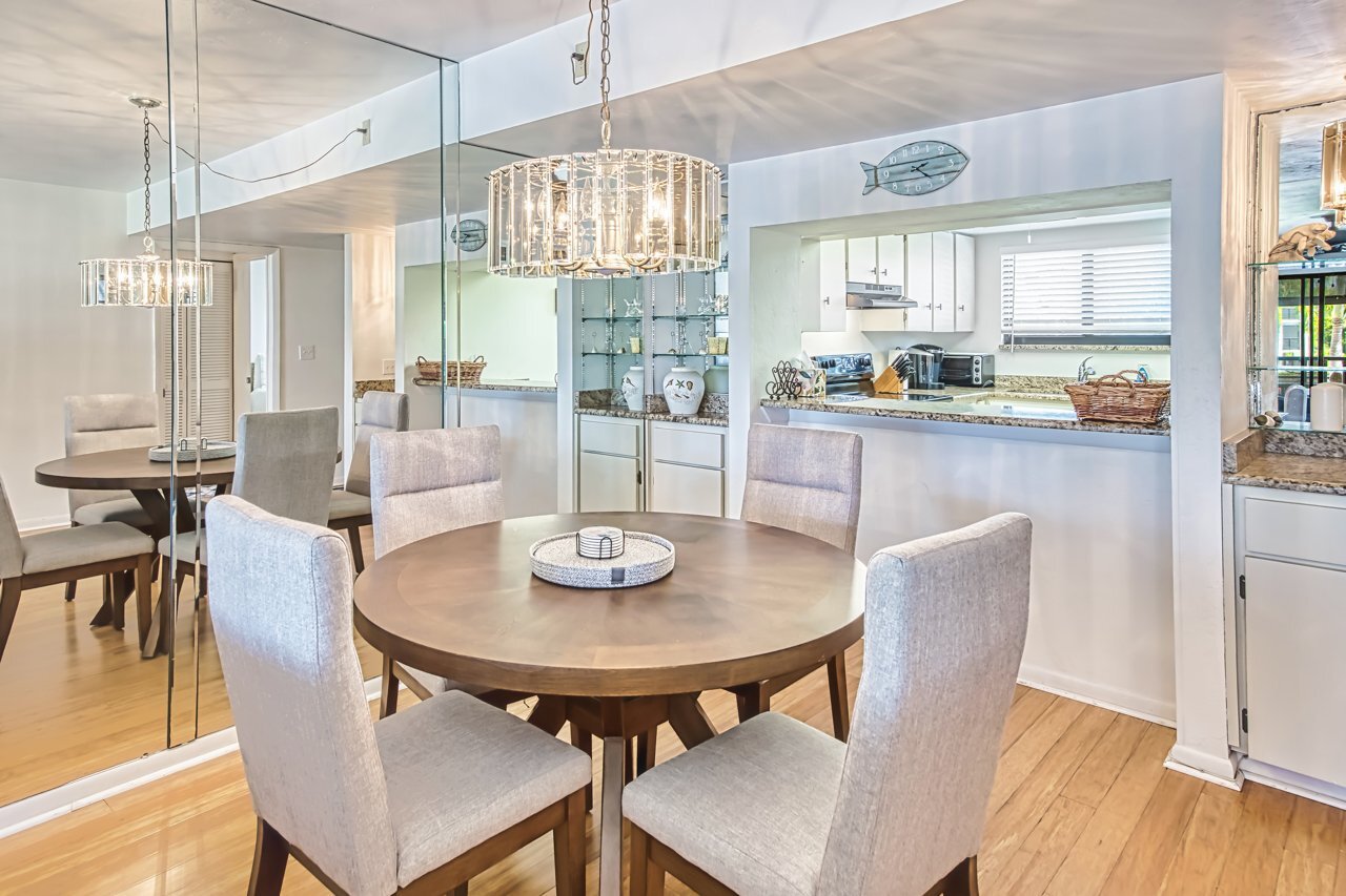 Building Photo - 226 3rd St