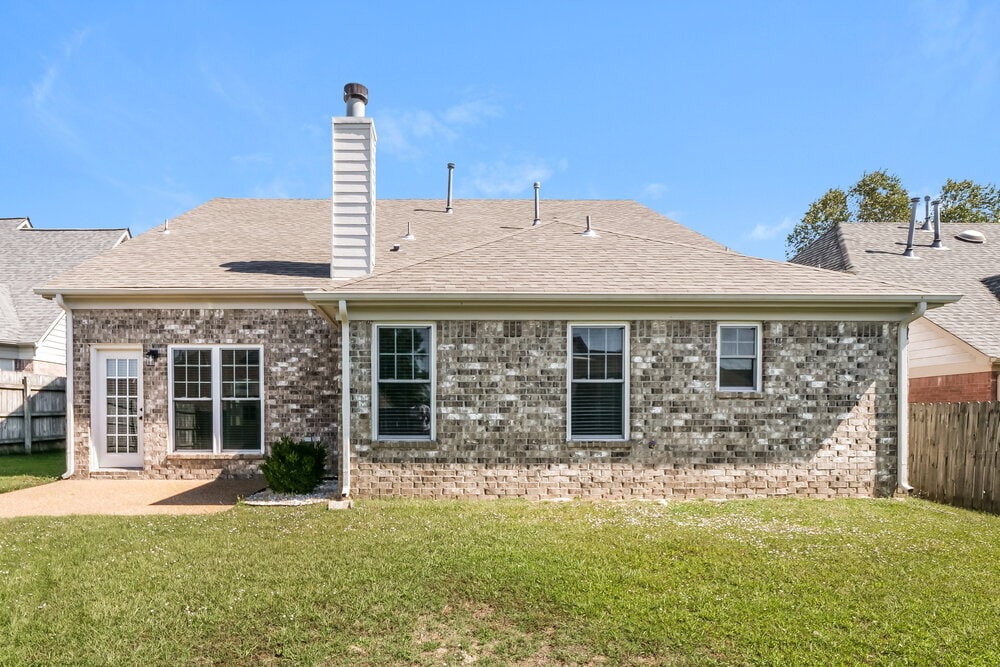 Building Photo - 1083 Red Fern Cir E