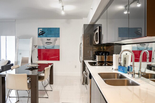 Building Photo - 31 SE 6th St