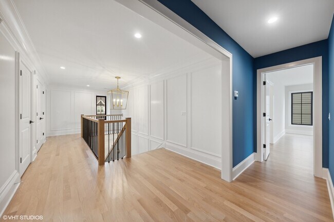 Building Photo - 1123 Pin Oak Dr