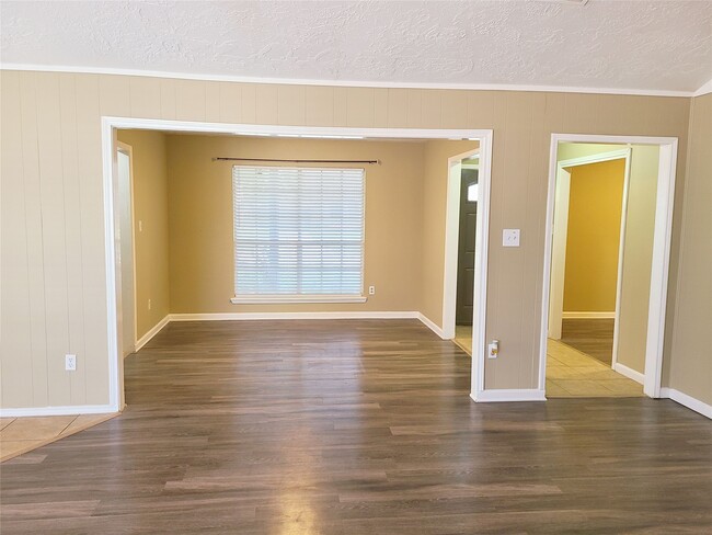 Building Photo - 12519 Hunting Brook Dr