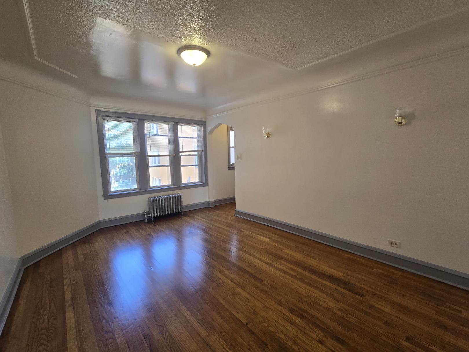 Building Photo - 836 N Massasoit Ave