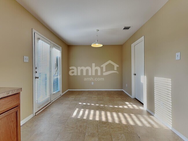 Building Photo - 937 Iona Dr