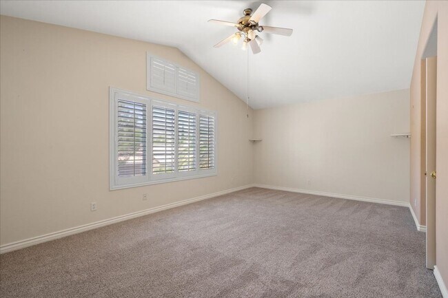 Building Photo - Spacious 4 Bd, 3 bth with in Summerlin with Beautiful Backyard and Bonus Space