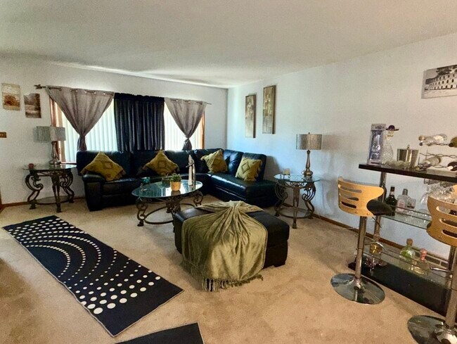 Building Photo - 1895 Birch St