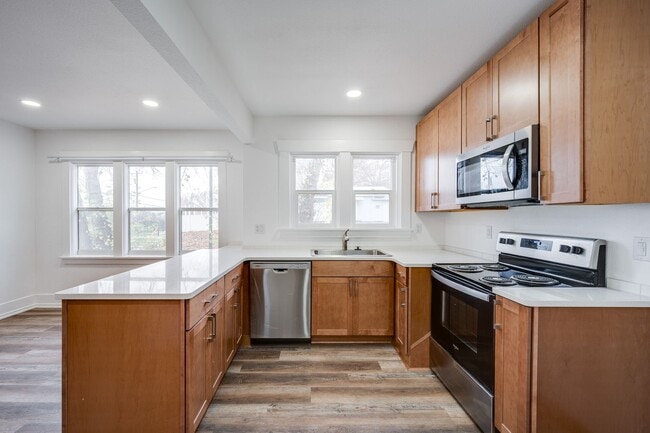 Building Photo - JUST LISTED! The Perfect Place for Students to Call Home