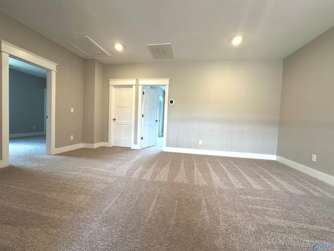 Building Photo - 8105 Goose Ridge Dr SE