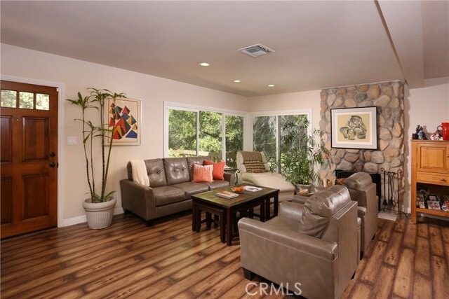 Building Photo - 3720 Broadlawn Dr