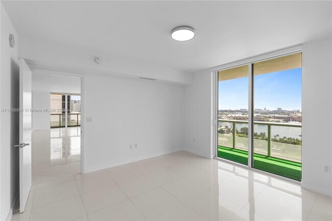 Building Photo - 50 Biscayne Blvd