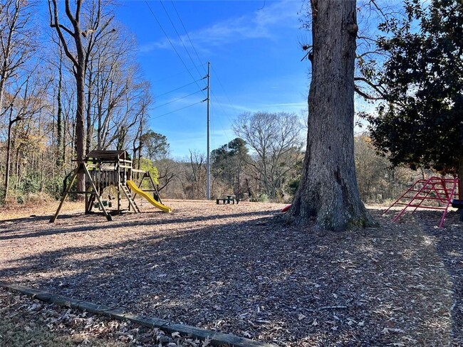Building Photo - 3125 Colonial Way