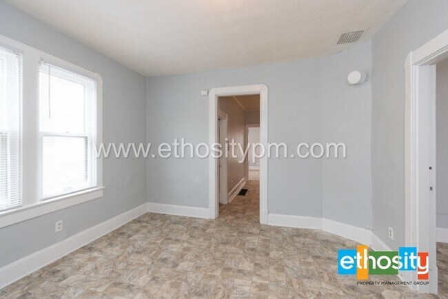 Building Photo - 2142 Webb St, Indianapolis, IN