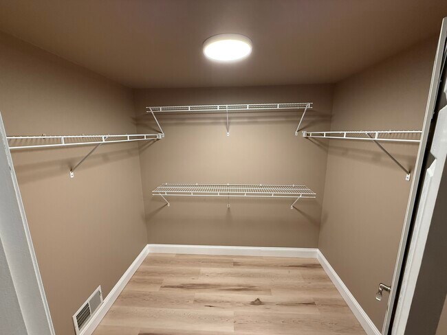 Building Photo - 40883 Meadow Vista Pl