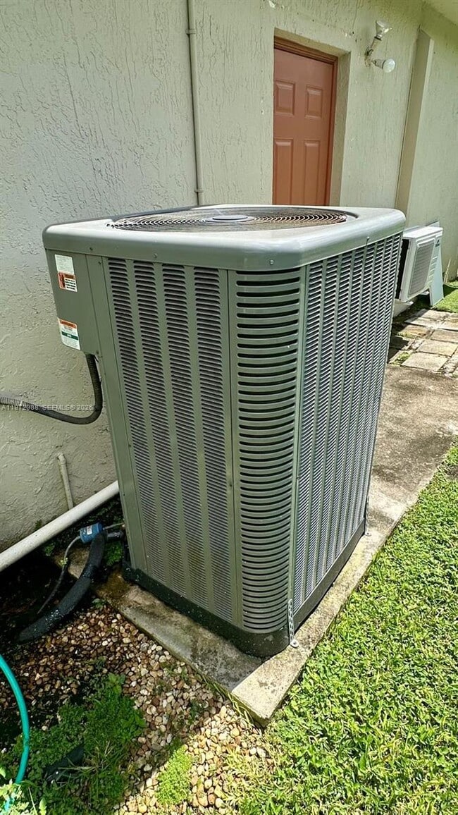 Building Photo - 1771 NW 17th St