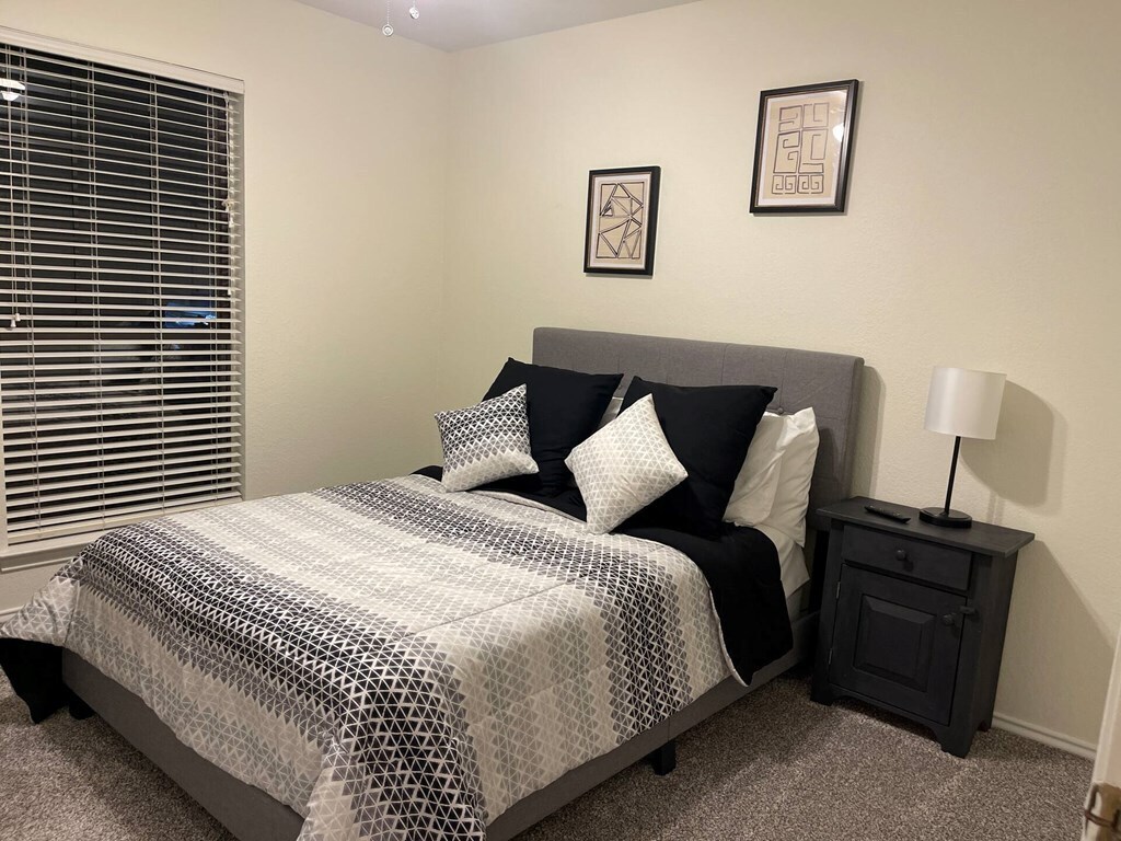 Building Photo - 33 Cibola Ct